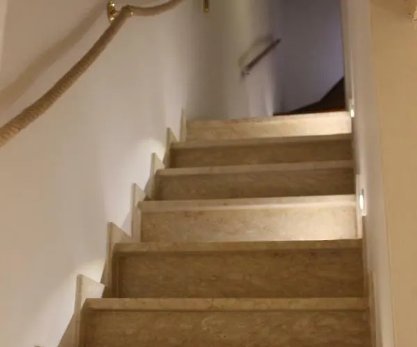 לינה וארוחת בוקר Dei Cardinale בארי